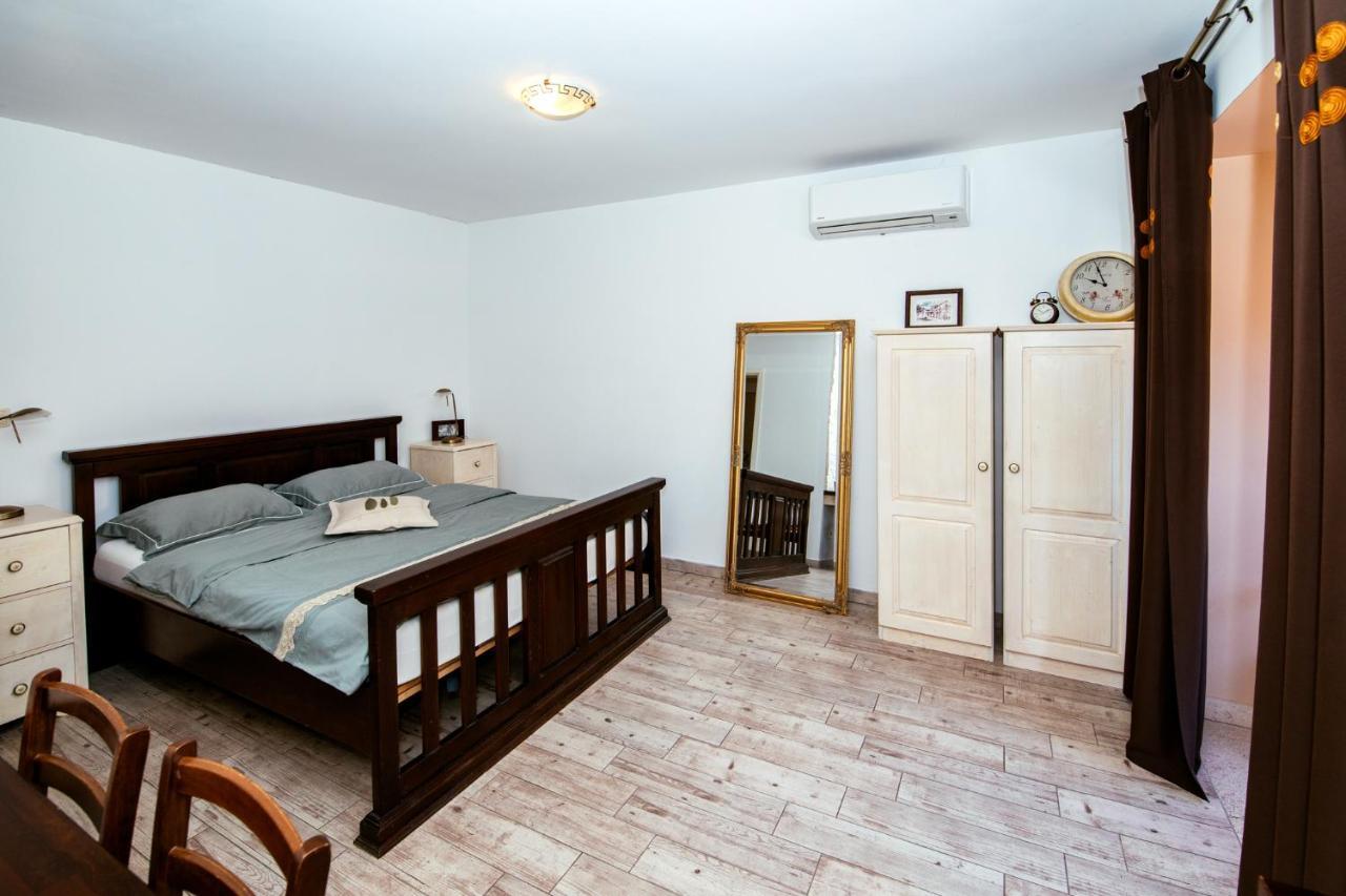 M&M Apartments Biograd Na Moru Eksteriør bilde